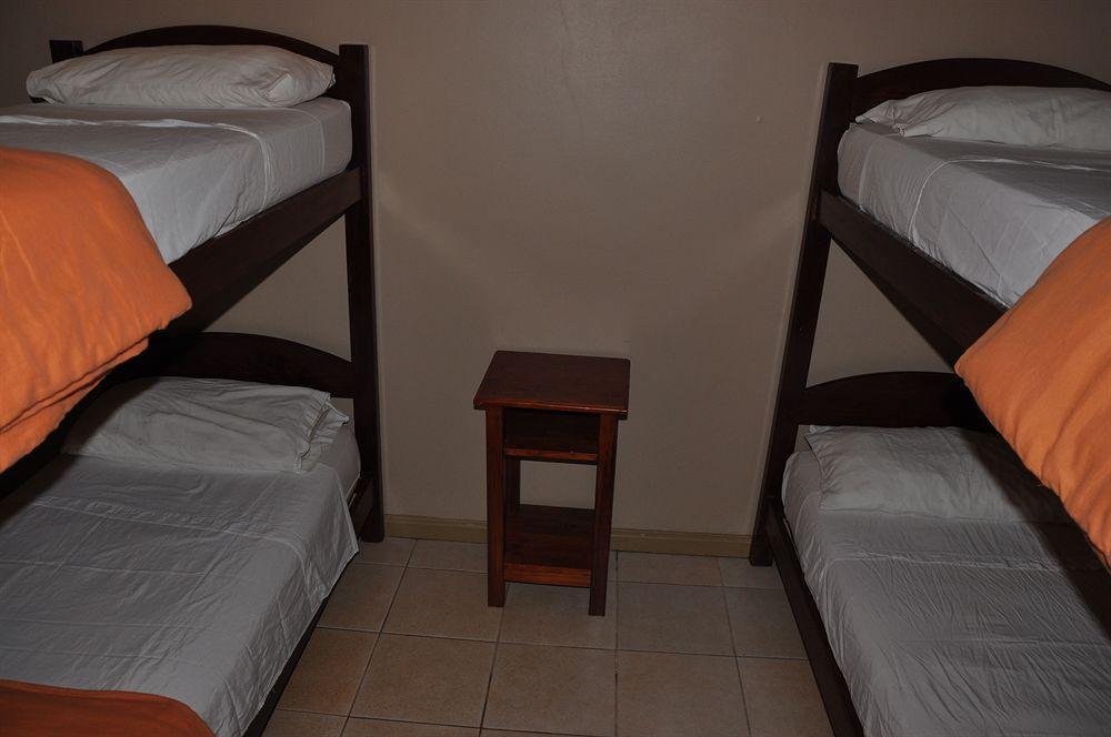 Iguazu Inn Hostel Пуэрто-Игуасу Экстерьер фото