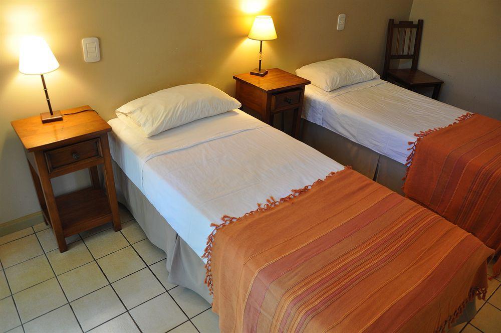Iguazu Inn Hostel Пуэрто-Игуасу Экстерьер фото