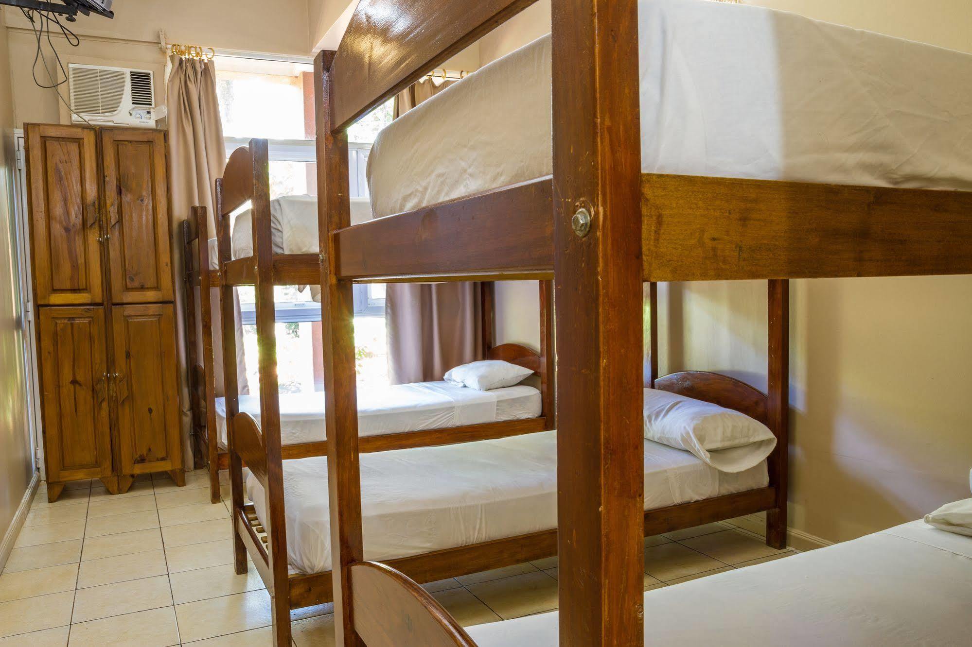 Iguazu Inn Hostel Пуэрто-Игуасу Экстерьер фото