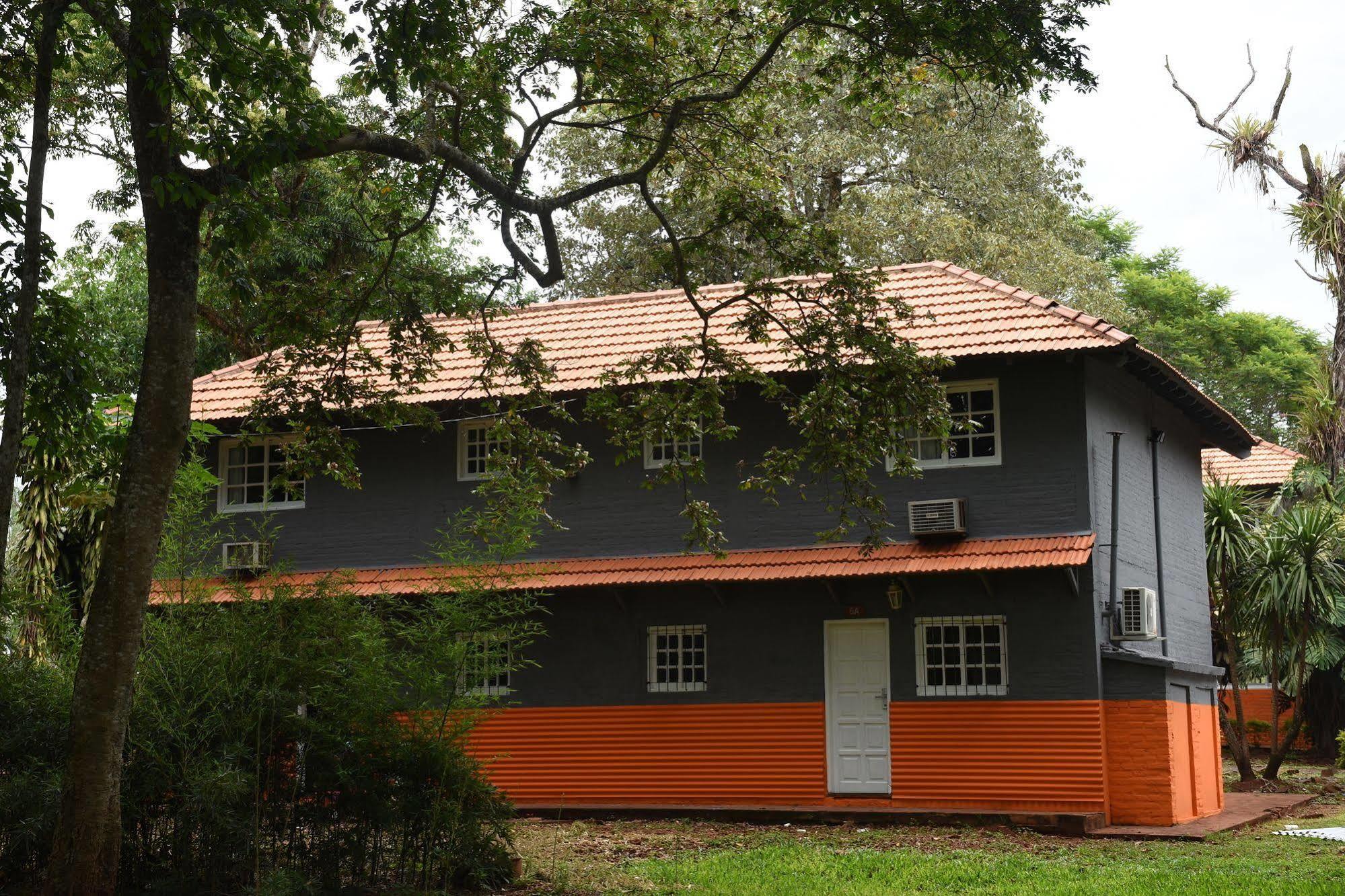 Iguazu Inn Hostel Пуэрто-Игуасу Экстерьер фото